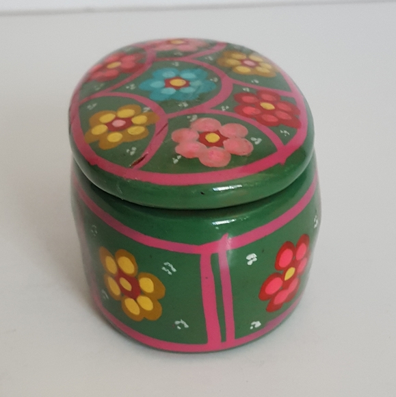 Hand Painted Ceramic box - Picture 4 of 6